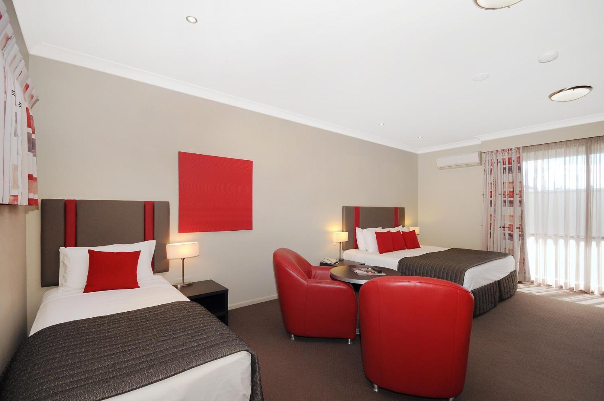Platinum International Hotel Туумба Екстериор снимка